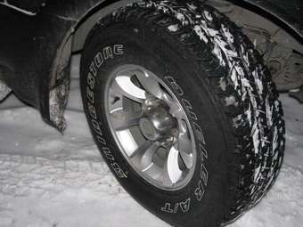 2002 Mitsubishi Pajero Pictures
