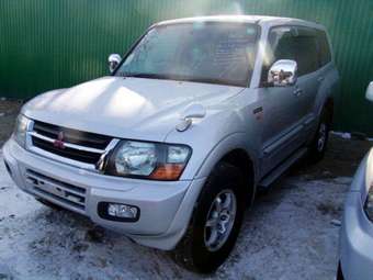 2002 Mitsubishi Pajero Pictures