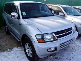 2002 Mitsubishi Pajero Photos