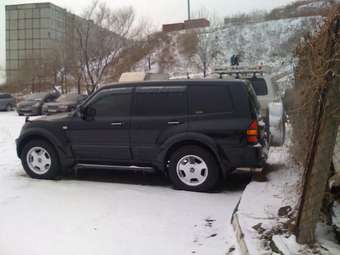 2002 Mitsubishi Pajero Photos
