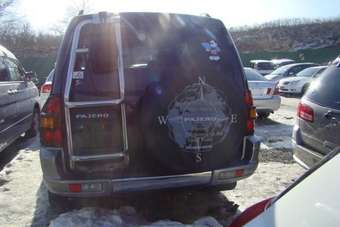 2002 Mitsubishi Pajero Pictures