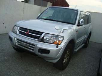 2002 Mitsubishi Pajero Photos