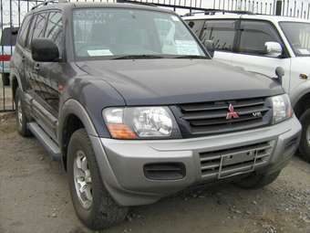 2002 Mitsubishi Pajero Pictures