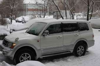 2002 Mitsubishi Pajero Pictures