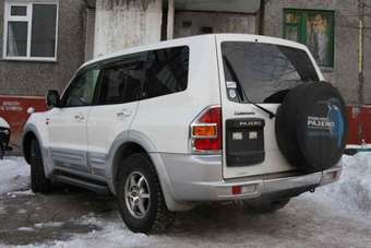 2002 Mitsubishi Pajero Pictures
