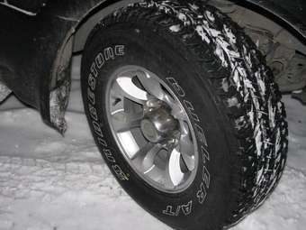 2002 Mitsubishi Pajero Pictures