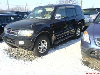 2002 Mitsubishi Pajero Photos