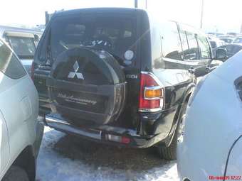 2002 Mitsubishi Pajero Photos