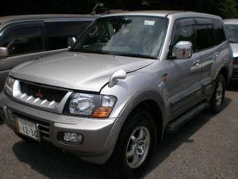 2002 Mitsubishi Pajero Pictures