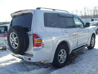 2002 Mitsubishi Pajero Pictures