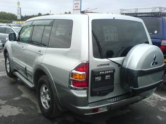 2002 Mitsubishi Pajero Images