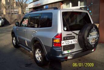 2002 Mitsubishi Pajero Pics