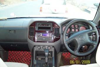 2002 Mitsubishi Pajero Pictures