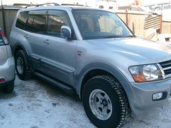 2002 Mitsubishi Pajero Images