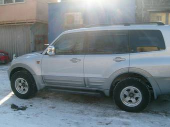 2002 Mitsubishi Pajero Pictures