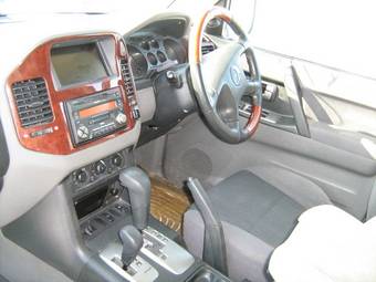 2002 Mitsubishi Pajero Pictures