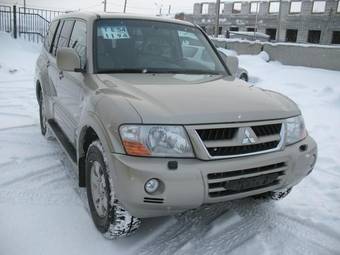 2002 Mitsubishi Pajero Pictures