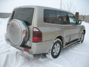 2002 Mitsubishi Pajero Pics