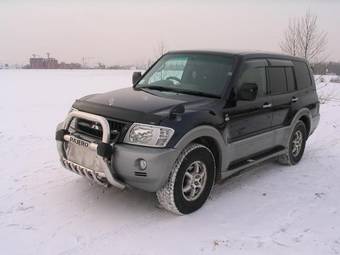 2002 Mitsubishi Pajero Pics