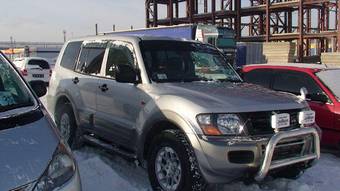 2002 Mitsubishi Pajero Pictures
