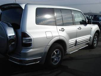 2002 Mitsubishi Pajero Pictures
