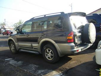 2002 Mitsubishi Pajero Pics