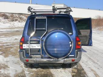 2002 Mitsubishi Pajero Pictures