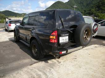 2002 Mitsubishi Pajero Pics