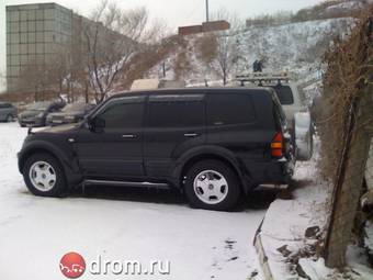 2002 Mitsubishi Pajero Photos