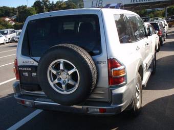 2002 Mitsubishi Pajero Wallpapers