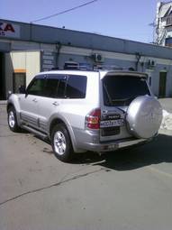2002 Mitsubishi Pajero Photos