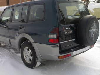 2002 Mitsubishi Pajero Pictures
