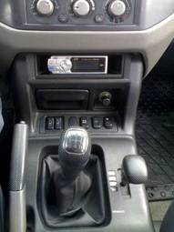 2002 Mitsubishi Pajero Photos