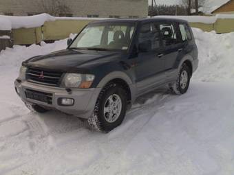 2002 Mitsubishi Pajero Pictures