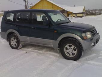 2002 Mitsubishi Pajero Pictures