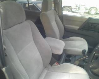 2002 Mitsubishi Pajero Photos