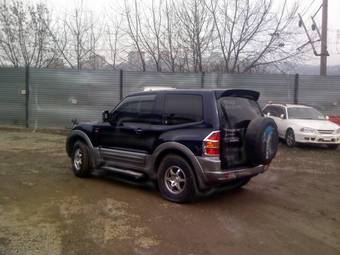 2002 Mitsubishi Pajero Photos