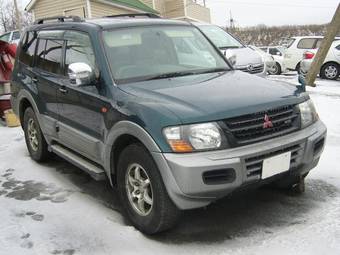 2002 Mitsubishi Pajero Pictures