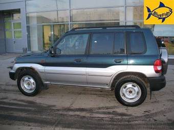 2002 Mitsubishi Pajero Images