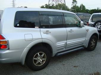 2002 Mitsubishi Pajero Pictures