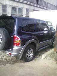 2002 Mitsubishi Pajero Pictures