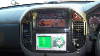 2002 Mitsubishi Pajero Pictures