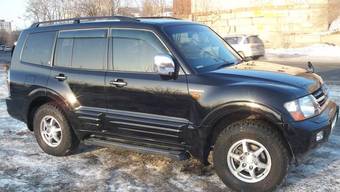 2002 Mitsubishi Pajero Photos