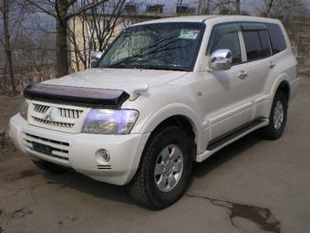 2002 Mitsubishi Pajero Pictures