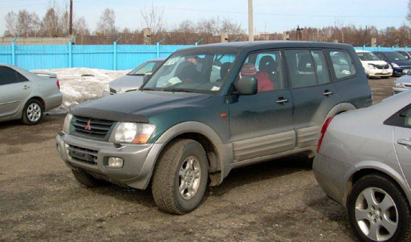 2002 Mitsubishi Pajero