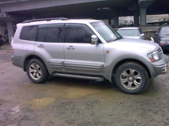 2002 Mitsubishi Pajero Photos