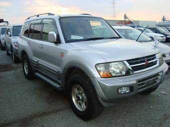 2002 Mitsubishi Pajero Pictures