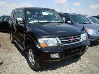 2002 Mitsubishi Pajero Photos