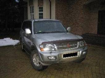 2002 Mitsubishi Pajero Images