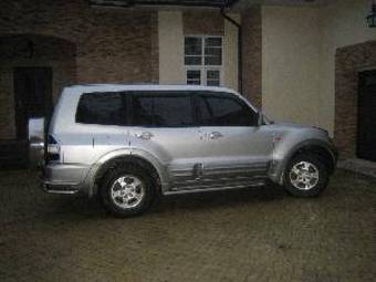 2002 Mitsubishi Pajero Pictures
